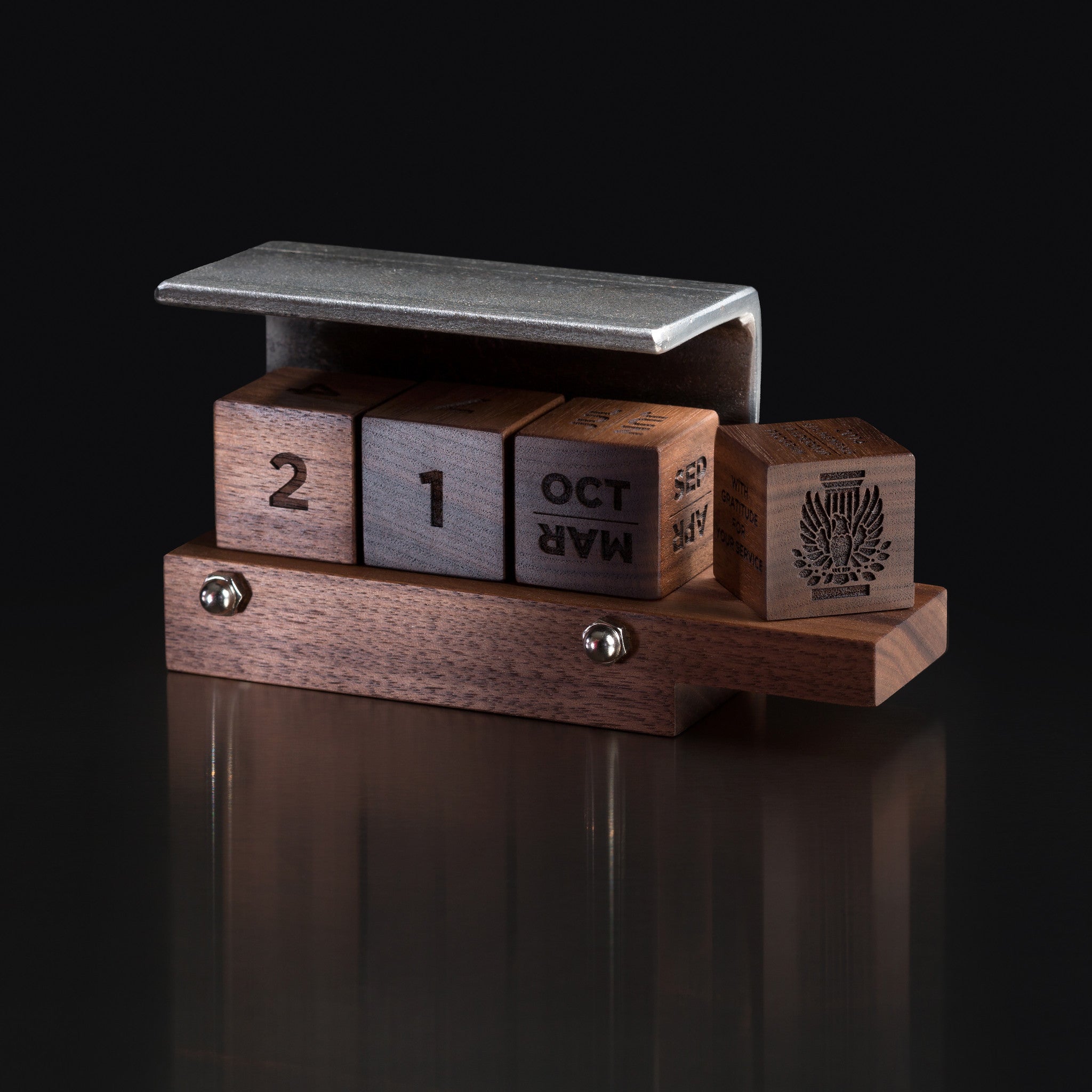Personalized Corporate Gift: Handcrafted Perpetual Calendar